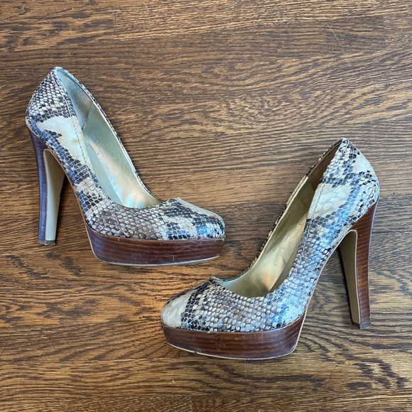 Guess Snake Skin Pattern Heels - Picture 2 of 4